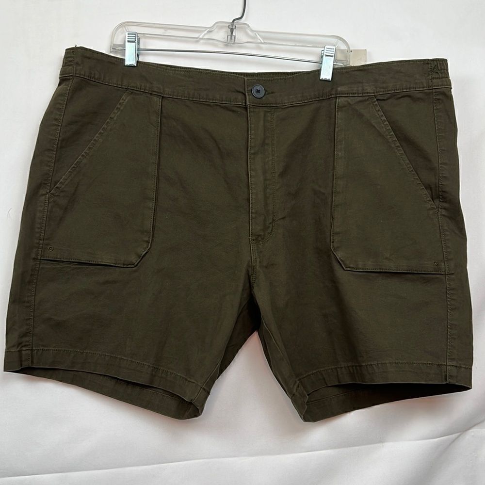 St. John’s Bay Deep Olive green shorts size 44 NWT
